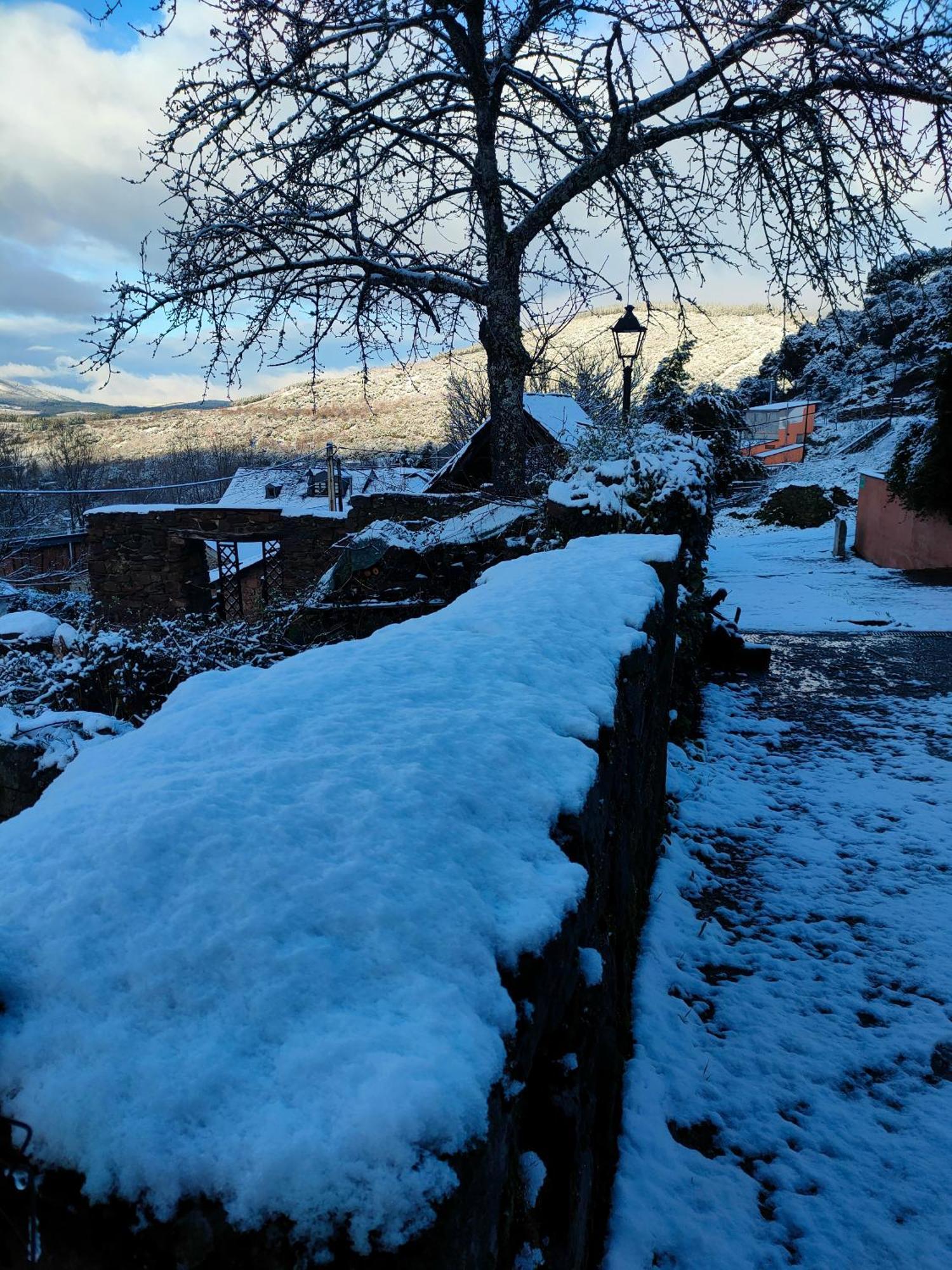 Casa De Turismo Rural Sardom3 Bembibre  Eksteriør billede